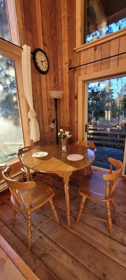 Вилла Ocean Views & Sunset Beach Cabin With Soaker Tub & Fire Pit Пауэлл-Ривер Экстерьер фото